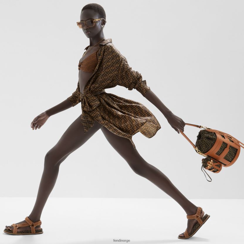 Fendi kvinner bøtteveske i skinn og ff stoff NXB4XN84 brun tilbehør