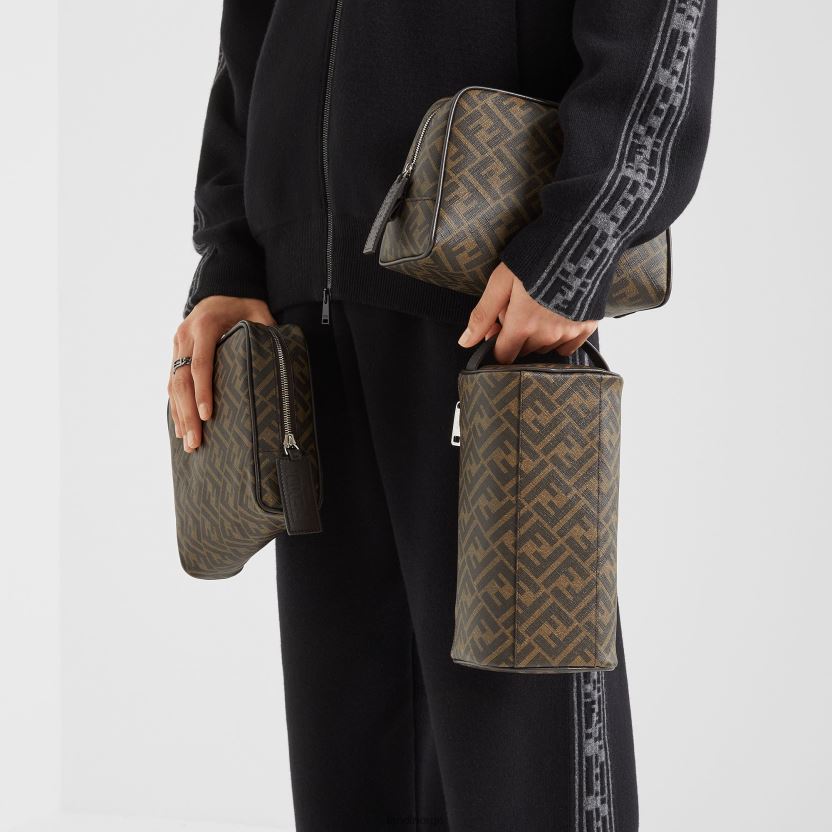 Fendi menn sminkeveske i stoff NXB4XN2490 brun tilbehør